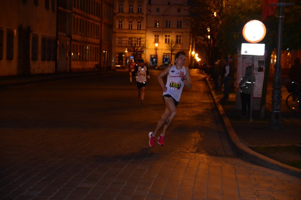 Kamil Karbowiak z Brzegu wygrał 2. Nocną Dychę!