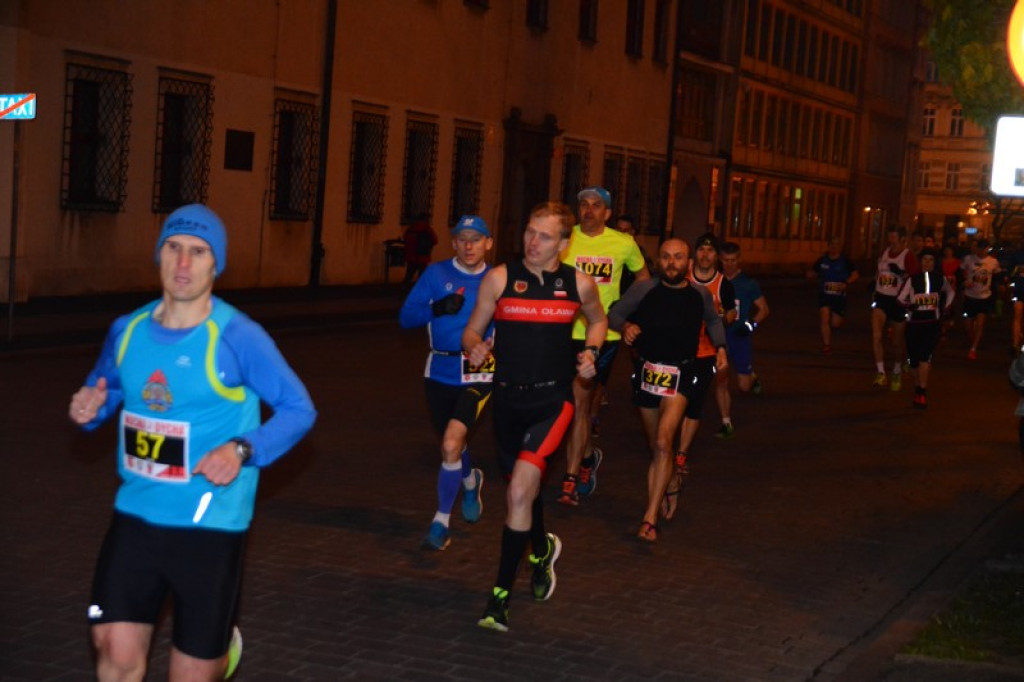 Kamil Karbowiak z Brzegu wygrał 2. Nocną Dychę!