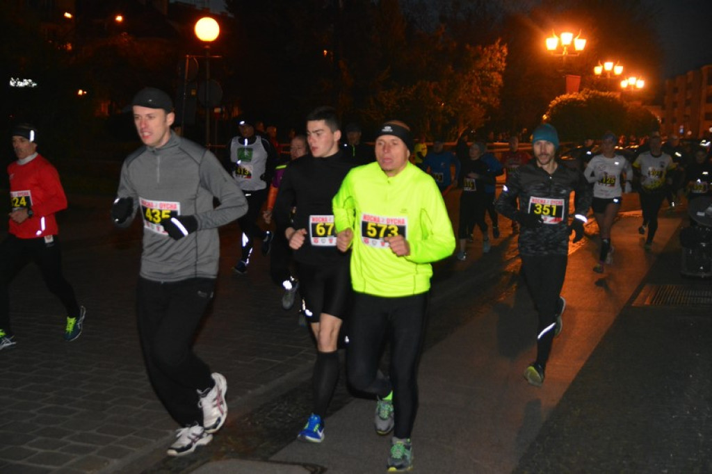 Kamil Karbowiak z Brzegu wygrał 2. Nocną Dychę!