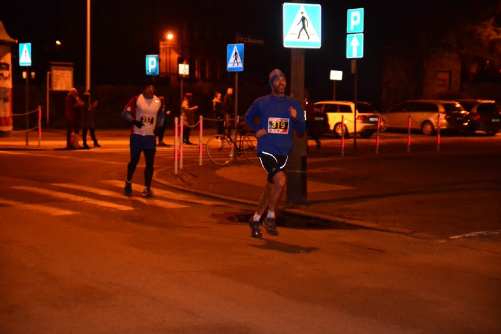 Kamil Karbowiak z Brzegu wygrał 2. Nocną Dychę!