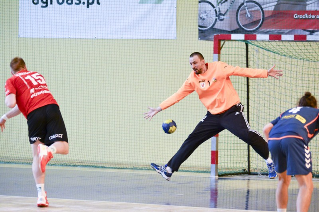 Akademicy ponownie lepsi od Olimpu