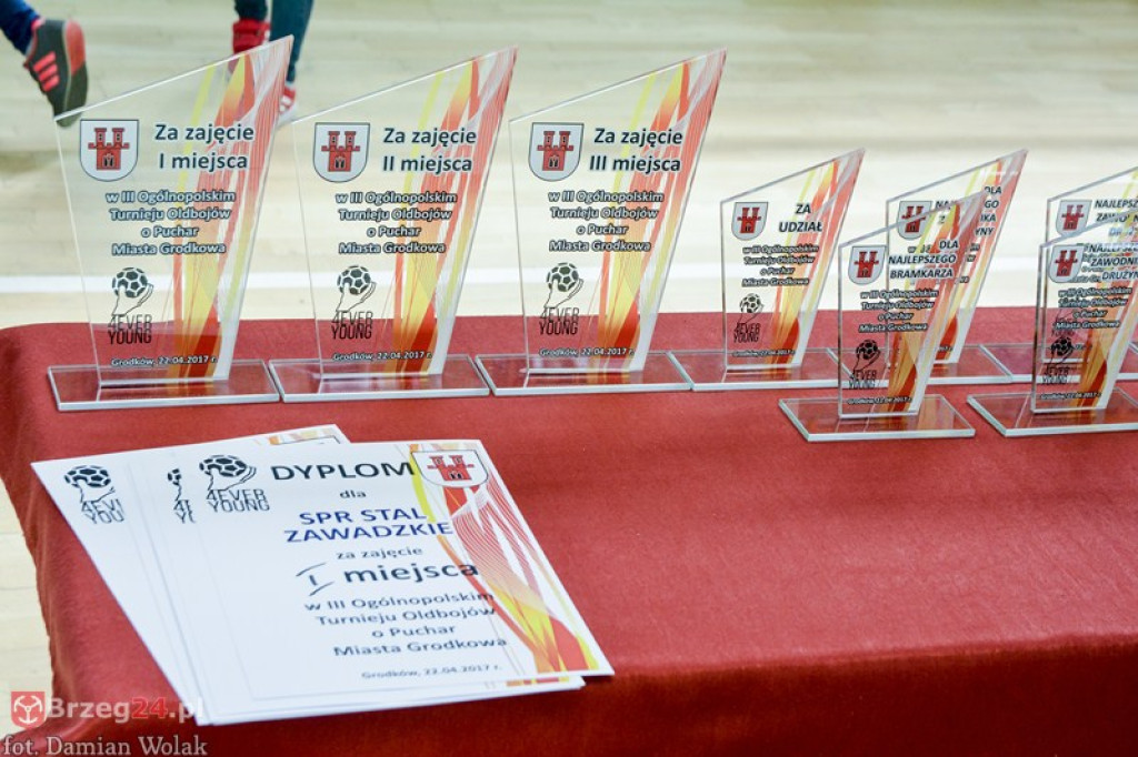 Stal Zawadzkie ponownie zwycięża w turnieju o Puchar Grodkowa