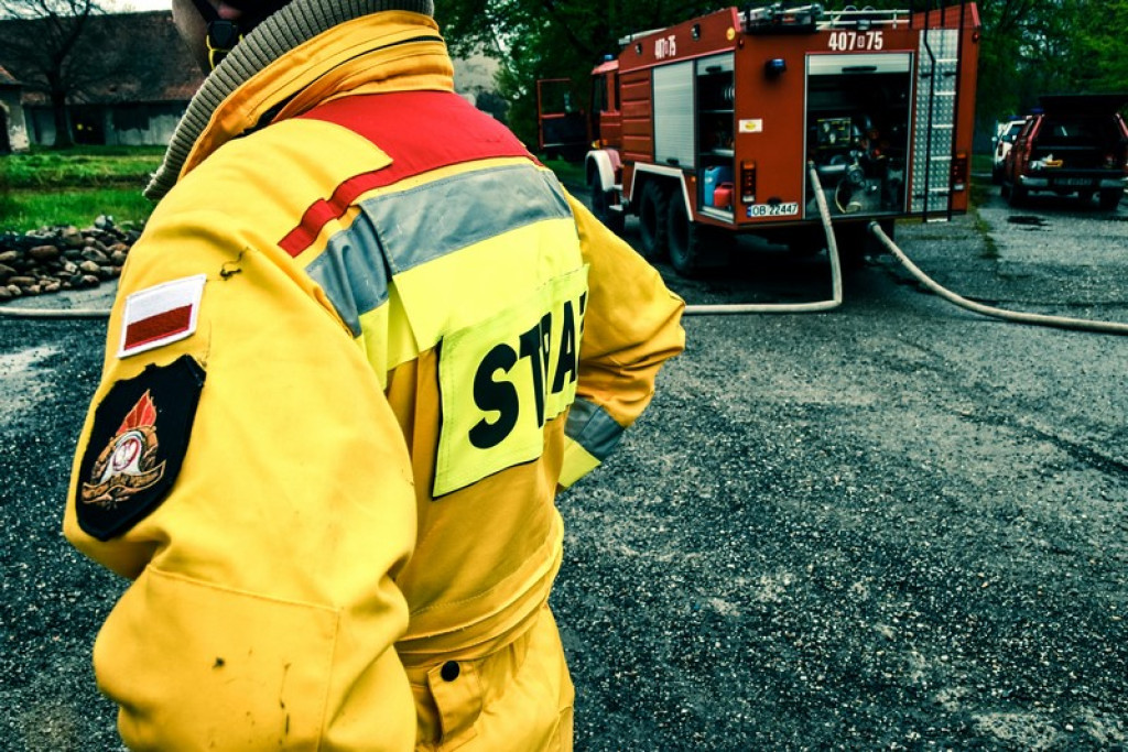 Wybuch gazu w starej gorzelni w Mąkoszycach. Strażacy prowadzili trzydniowe ćwiczenia [foto + wideo]