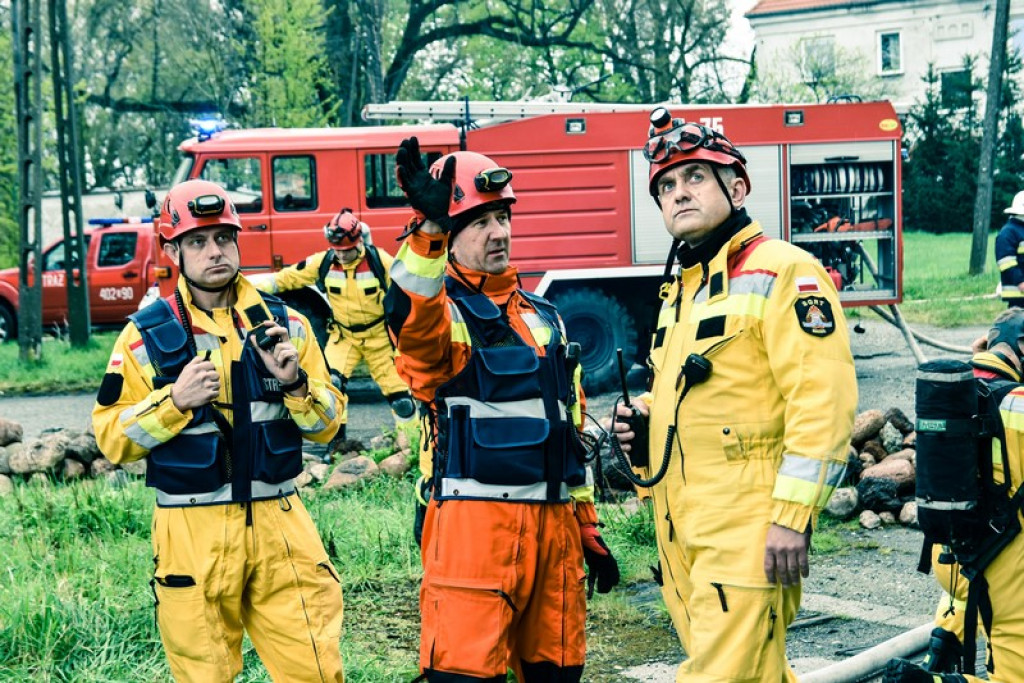 Wybuch gazu w starej gorzelni w Mąkoszycach. Strażacy prowadzili trzydniowe ćwiczenia [foto + wideo]