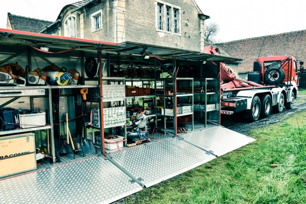 Wybuch gazu w starej gorzelni w Mąkoszycach. Strażacy prowadzili trzydniowe ćwiczenia [foto + wideo]