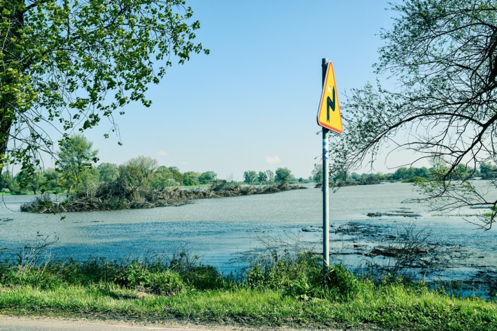 Przez Brzeg przechodzi fala wezbraniowa. Woda może spowodować straty finansowe