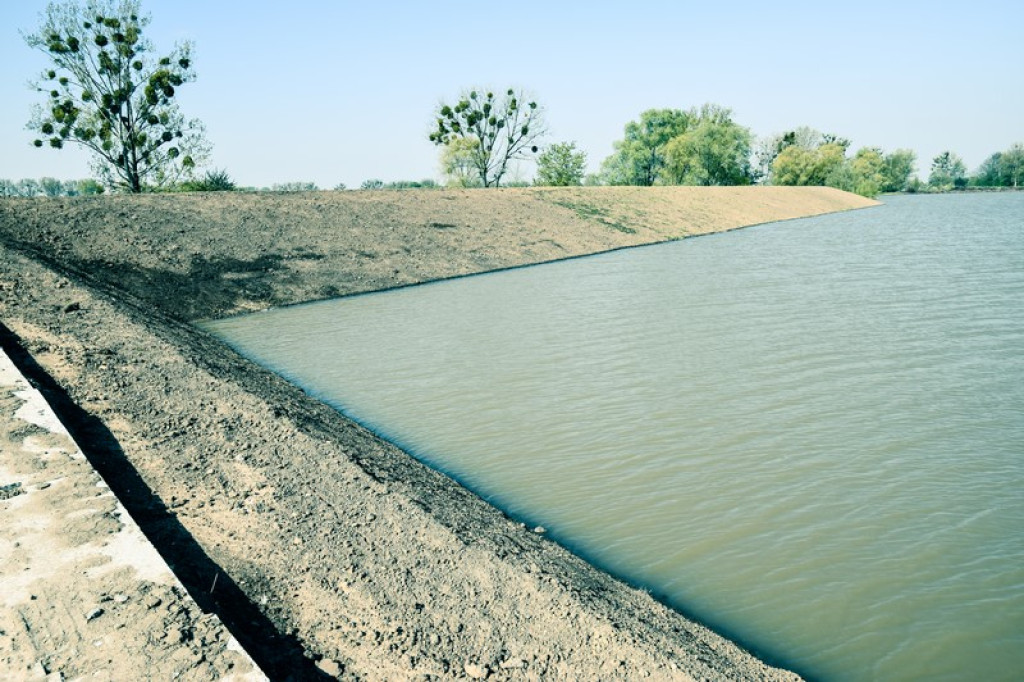 Przez Brzeg przechodzi fala wezbraniowa. Woda może spowodować straty finansowe