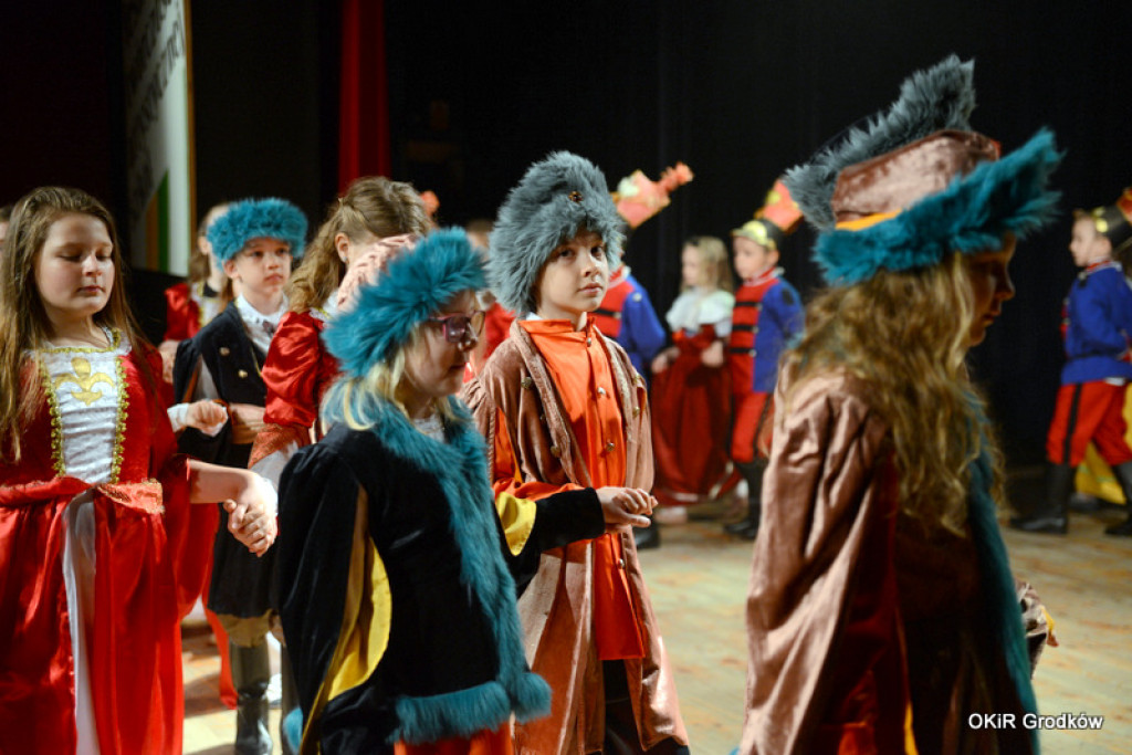 Powiatowy Festiwal Twórczości Artystycznej szkół w Grodkowie [fotorelacja]