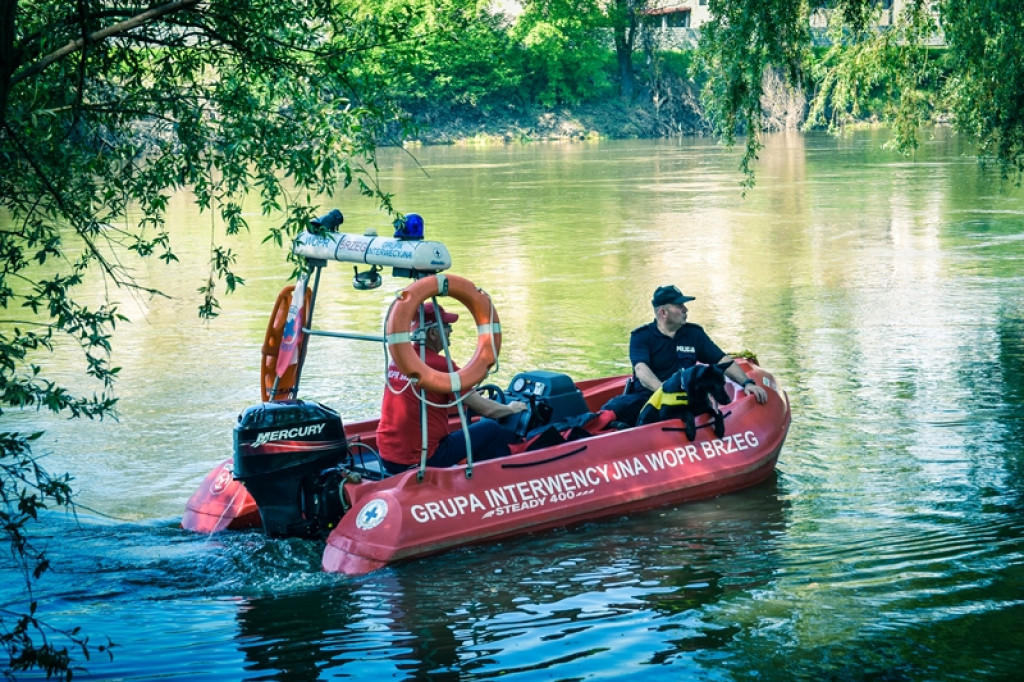 Płetwonurkowie przeczesują Odrę. Kolejny dzień poszukiwań 22-letniego Damiana