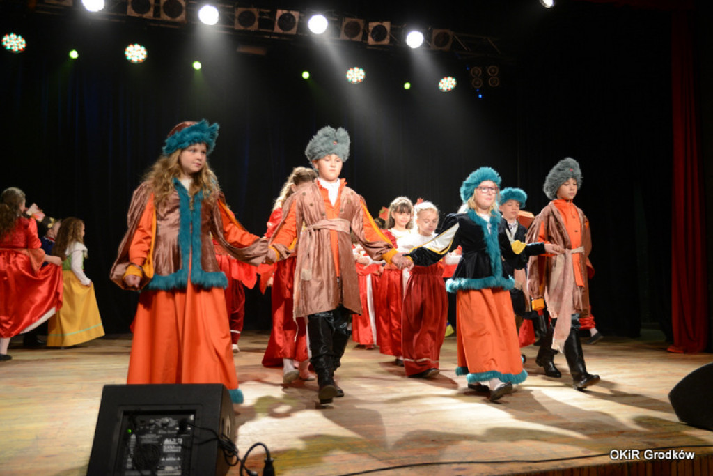 Powiatowy Festiwal Twórczości Artystycznej szkół w Grodkowie [fotorelacja]
