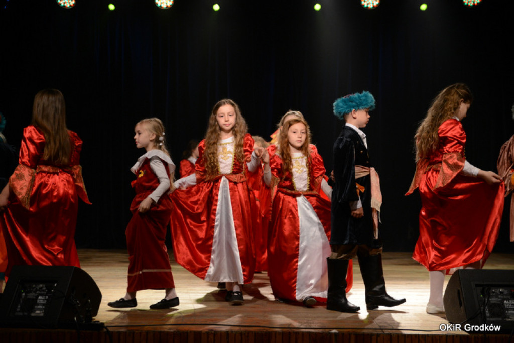 Powiatowy Festiwal Twórczości Artystycznej szkół w Grodkowie [fotorelacja]