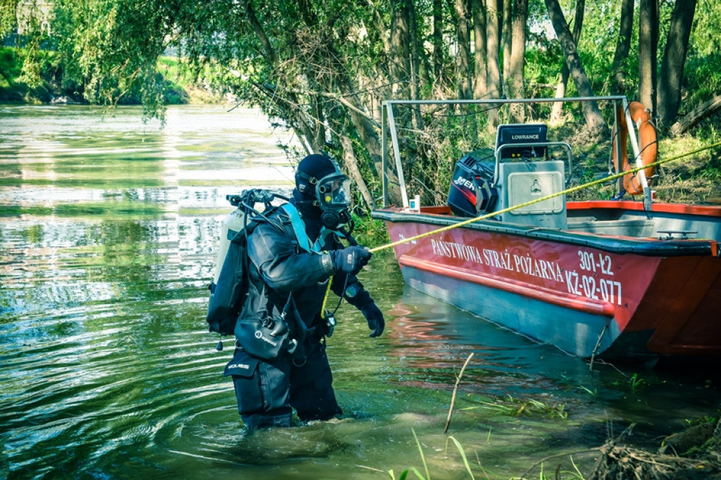 Płetwonurkowie przeczesują Odrę. Kolejny dzień poszukiwań 22-letniego Damiana