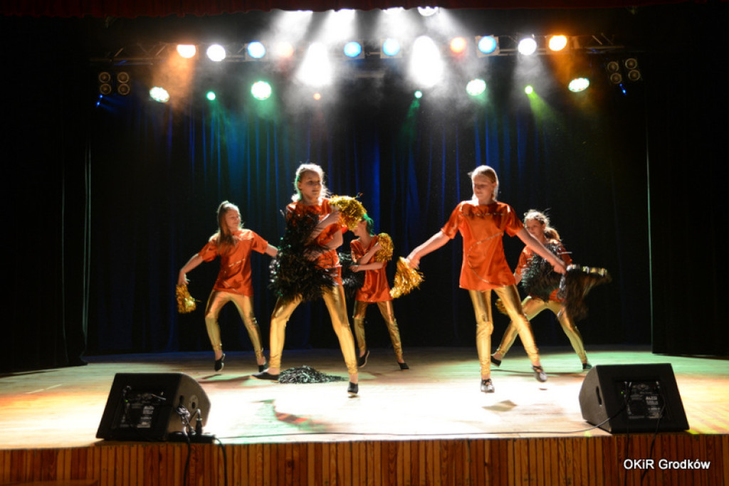 Powiatowy Festiwal Twórczości Artystycznej szkół w Grodkowie [fotorelacja]