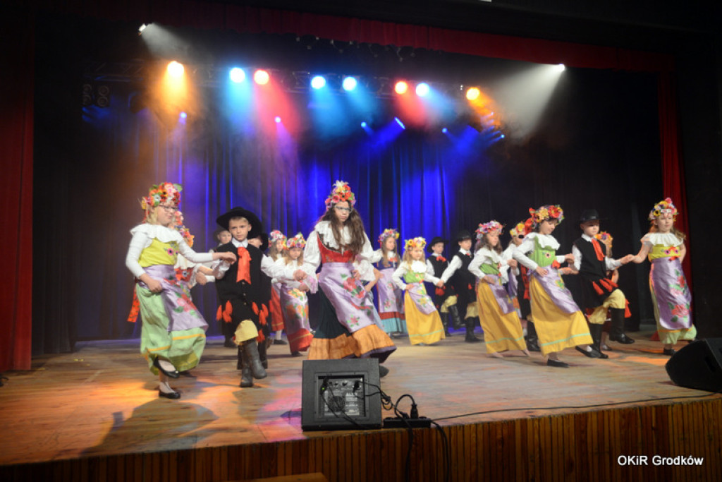 Powiatowy Festiwal Twórczości Artystycznej szkół w Grodkowie [fotorelacja]