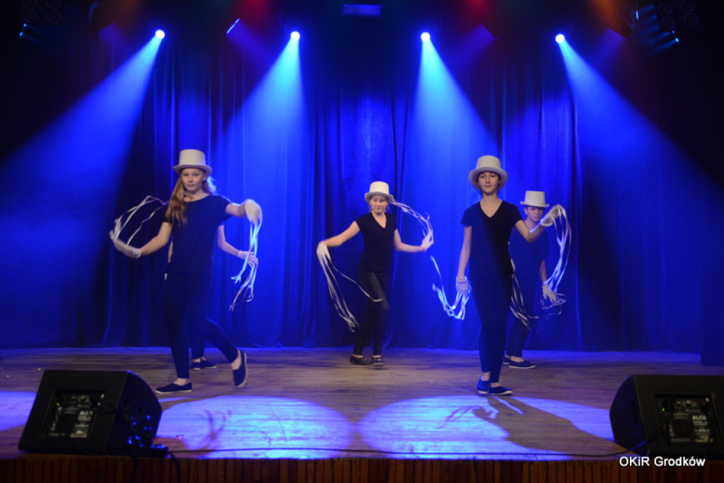 Powiatowy Festiwal Twórczości Artystycznej szkół w Grodkowie [fotorelacja]