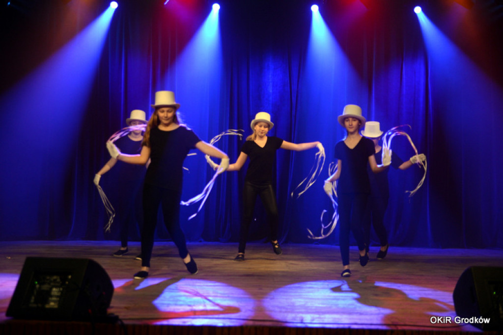 Powiatowy Festiwal Twórczości Artystycznej szkół w Grodkowie [fotorelacja]