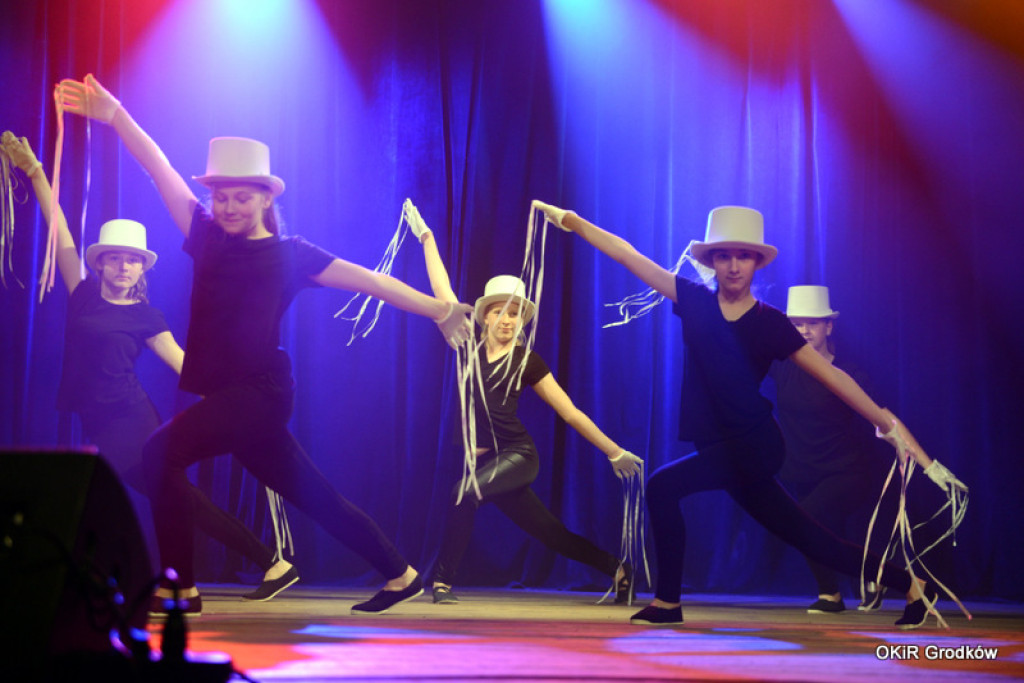 Powiatowy Festiwal Twórczości Artystycznej szkół w Grodkowie [fotorelacja]