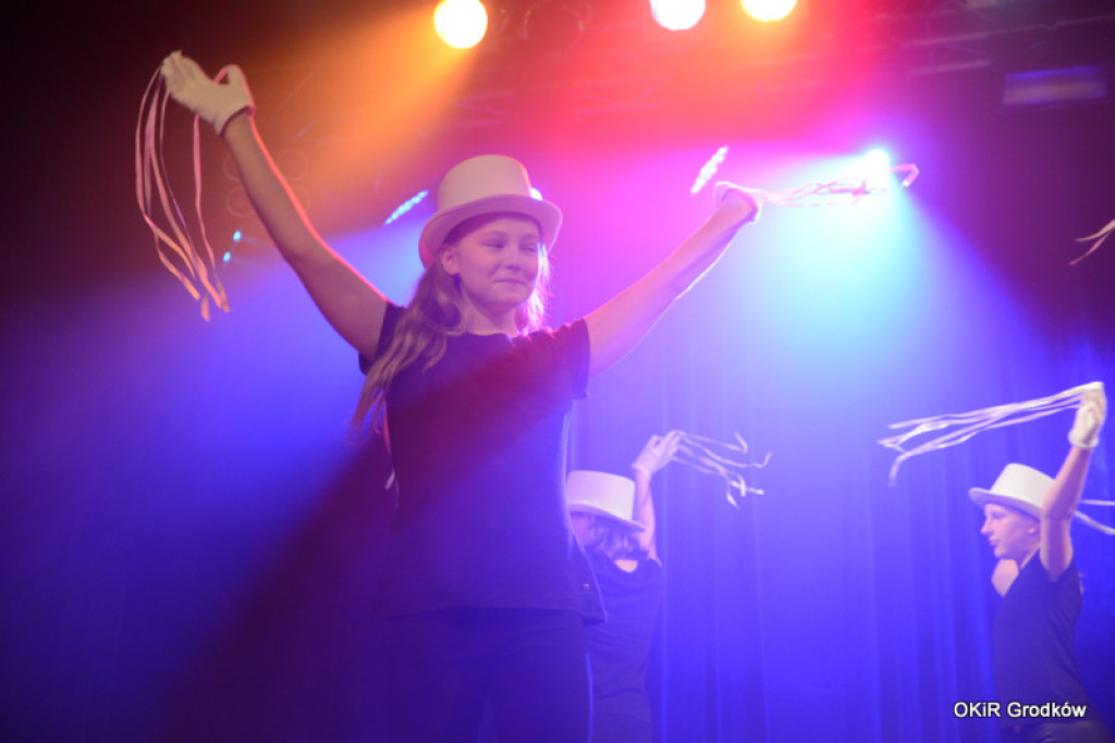 Powiatowy Festiwal Twórczości Artystycznej szkół w Grodkowie [fotorelacja]