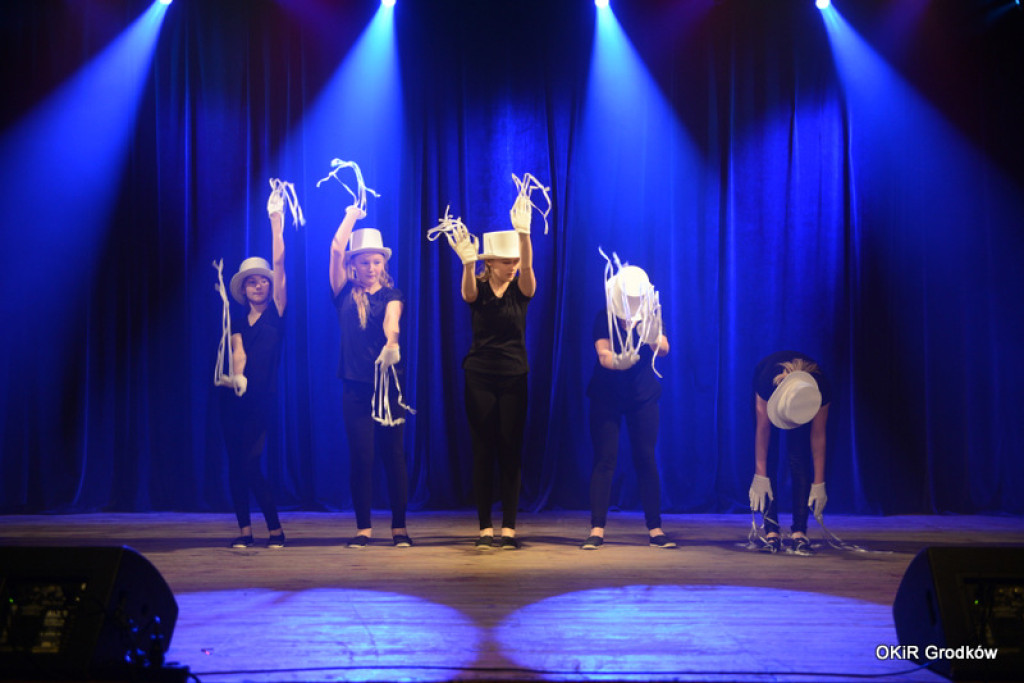 Powiatowy Festiwal Twórczości Artystycznej szkół w Grodkowie [fotorelacja]