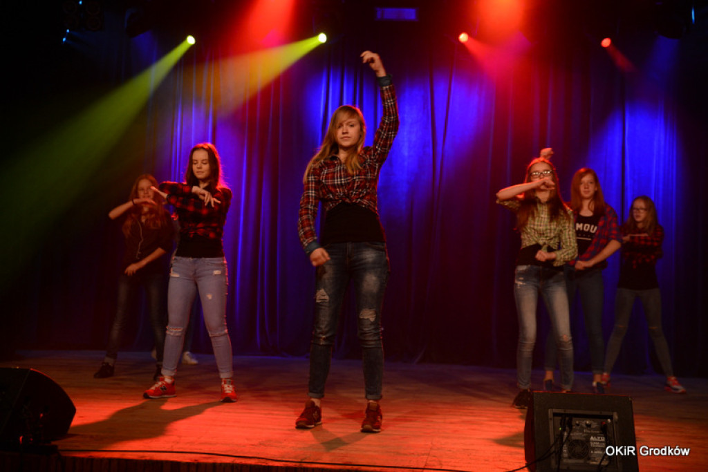 Powiatowy Festiwal Twórczości Artystycznej szkół w Grodkowie [fotorelacja]