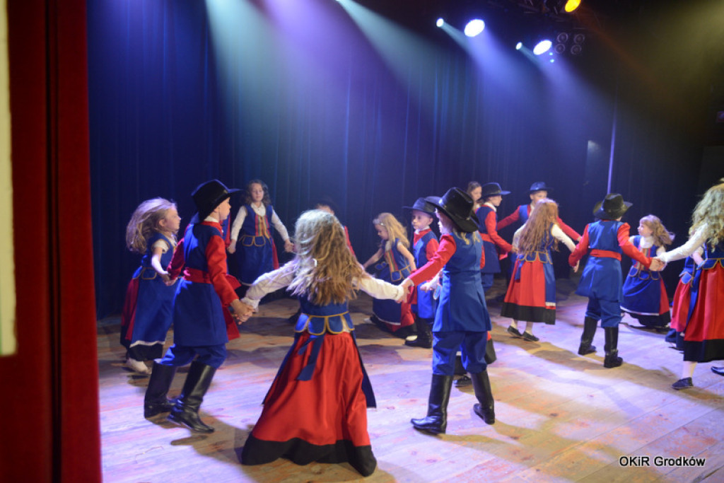 Powiatowy Festiwal Twórczości Artystycznej szkół w Grodkowie [fotorelacja]