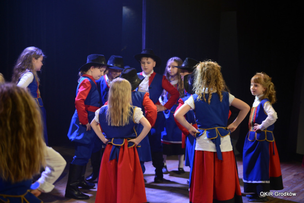 Powiatowy Festiwal Twórczości Artystycznej szkół w Grodkowie [fotorelacja]