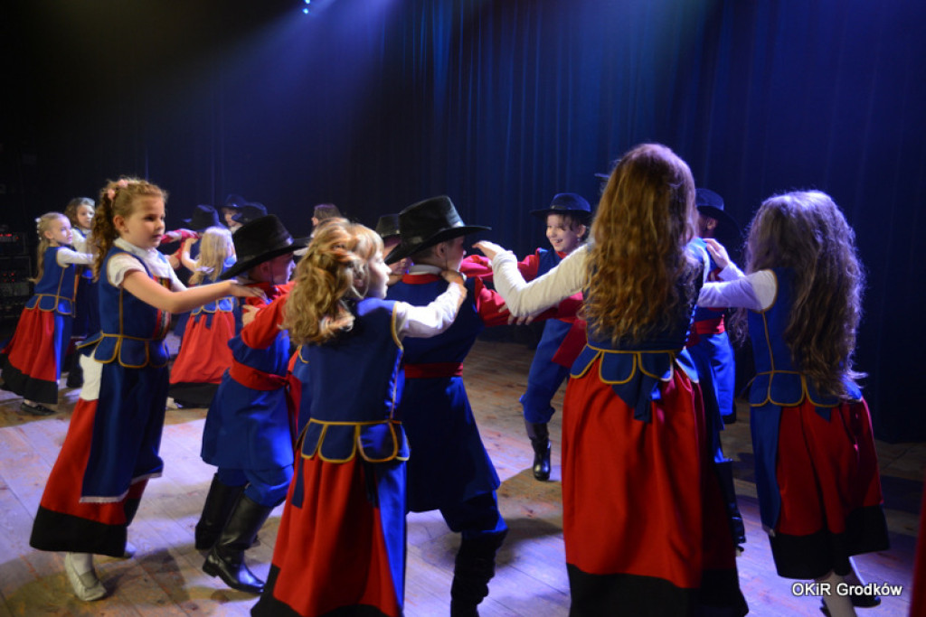 Powiatowy Festiwal Twórczości Artystycznej szkół w Grodkowie [fotorelacja]