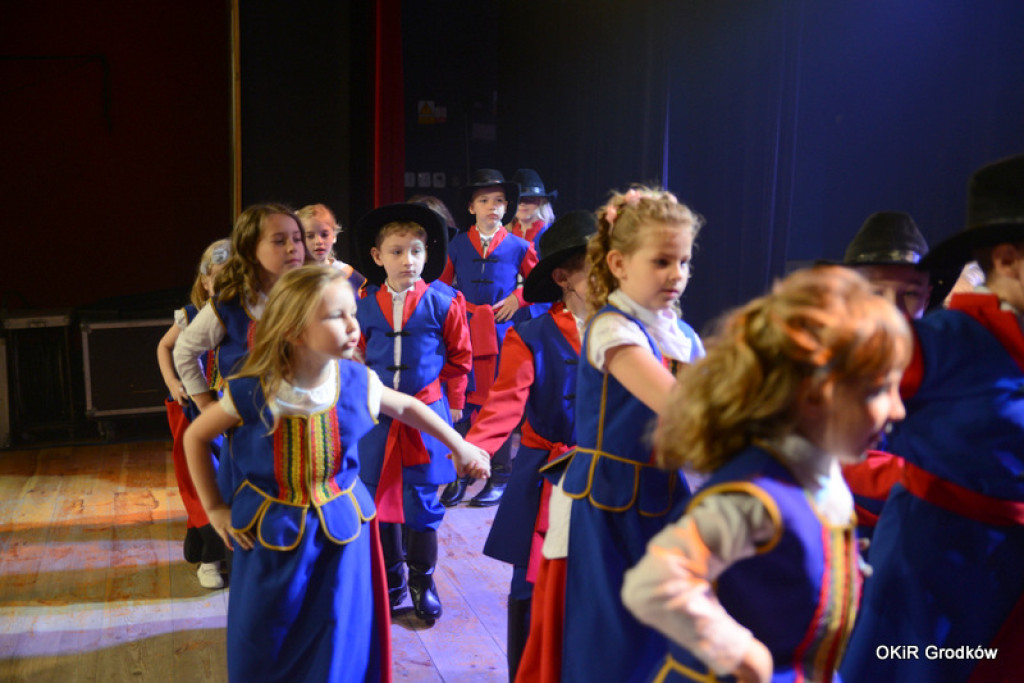 Powiatowy Festiwal Twórczości Artystycznej szkół w Grodkowie [fotorelacja]