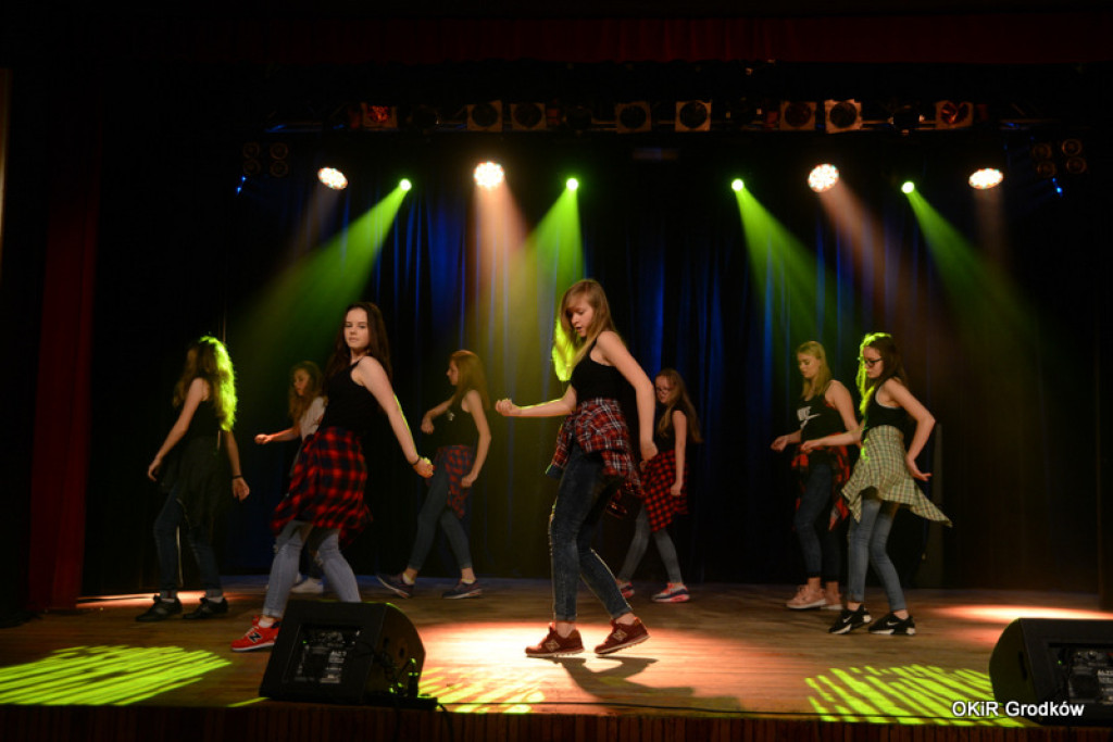 Powiatowy Festiwal Twórczości Artystycznej szkół w Grodkowie [fotorelacja]