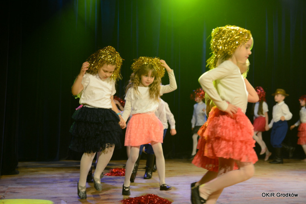 Powiatowy Festiwal Twórczości Artystycznej szkół w Grodkowie [fotorelacja]