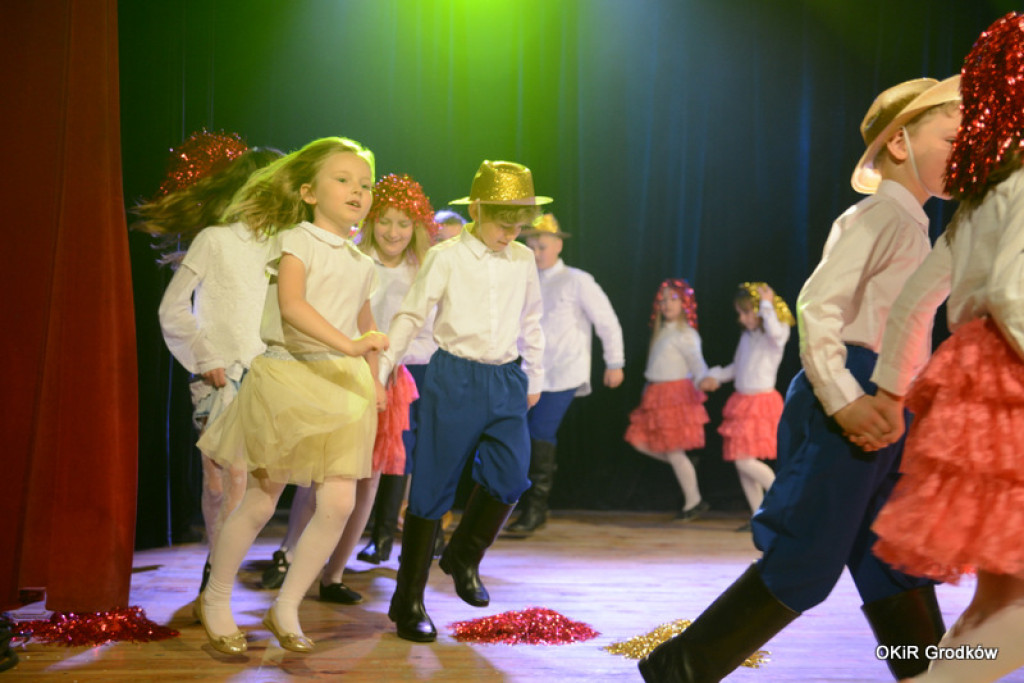 Powiatowy Festiwal Twórczości Artystycznej szkół w Grodkowie [fotorelacja]