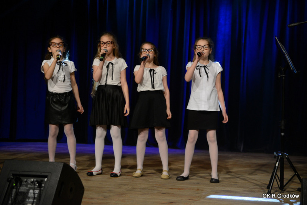 Powiatowy Festiwal Twórczości Artystycznej szkół w Grodkowie [fotorelacja]