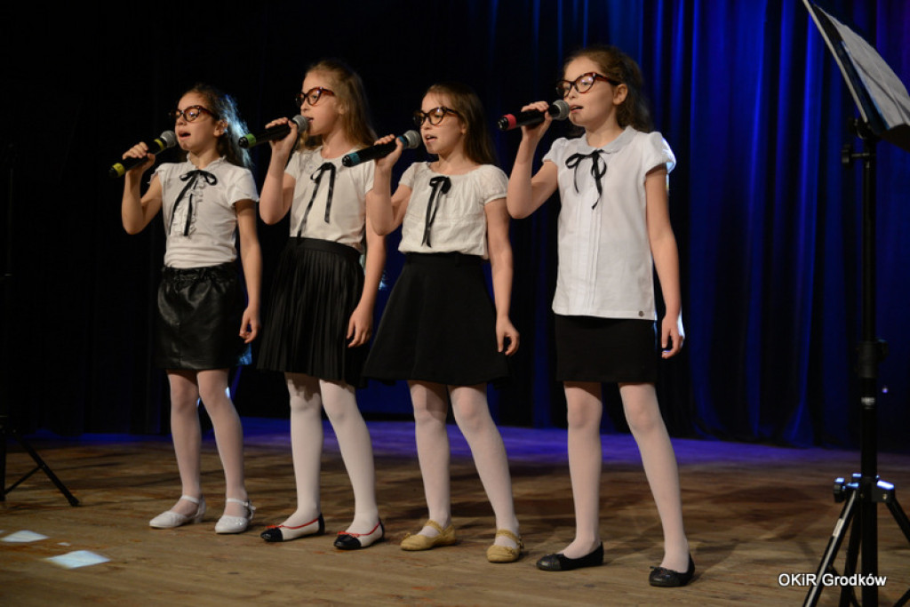 Powiatowy Festiwal Twórczości Artystycznej szkół w Grodkowie [fotorelacja]