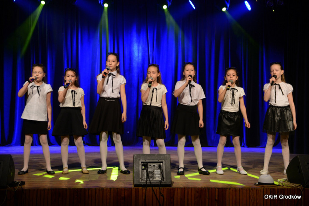 Powiatowy Festiwal Twórczości Artystycznej szkół w Grodkowie [fotorelacja]