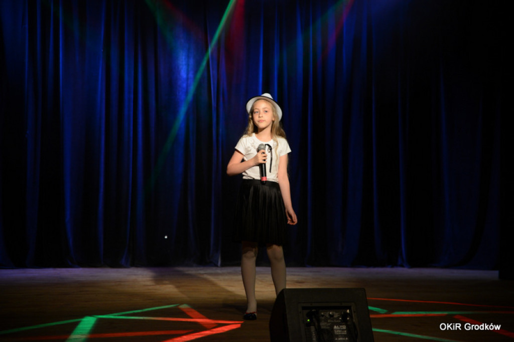 Powiatowy Festiwal Twórczości Artystycznej szkół w Grodkowie [fotorelacja]