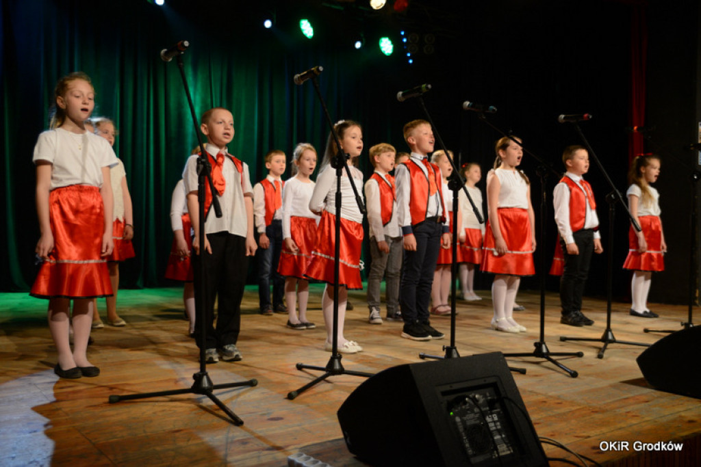 Powiatowy Festiwal Twórczości Artystycznej szkół w Grodkowie [fotorelacja]