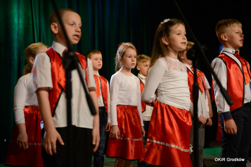 Powiatowy Festiwal Twórczości Artystycznej szkół w Grodkowie [fotorelacja]