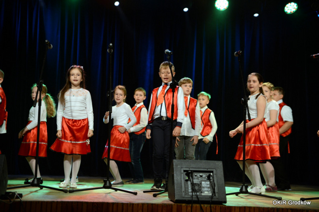 Powiatowy Festiwal Twórczości Artystycznej szkół w Grodkowie [fotorelacja]