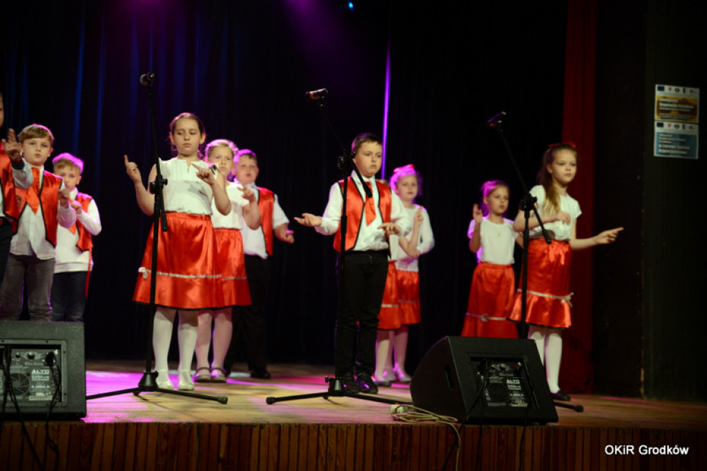 Powiatowy Festiwal Twórczości Artystycznej szkół w Grodkowie [fotorelacja]