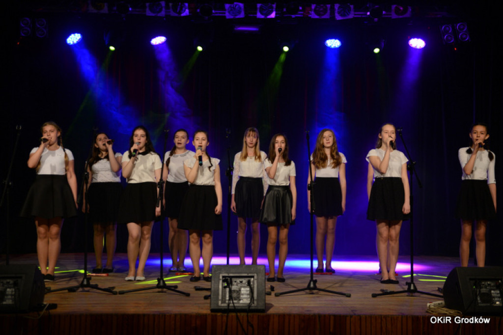 Powiatowy Festiwal Twórczości Artystycznej szkół w Grodkowie [fotorelacja]