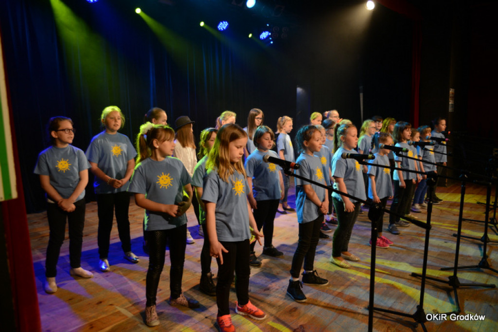 Powiatowy Festiwal Twórczości Artystycznej szkół w Grodkowie [fotorelacja]