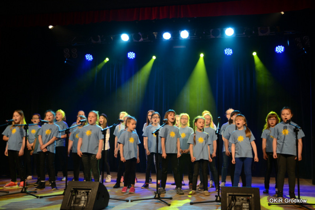 Powiatowy Festiwal Twórczości Artystycznej szkół w Grodkowie [fotorelacja]