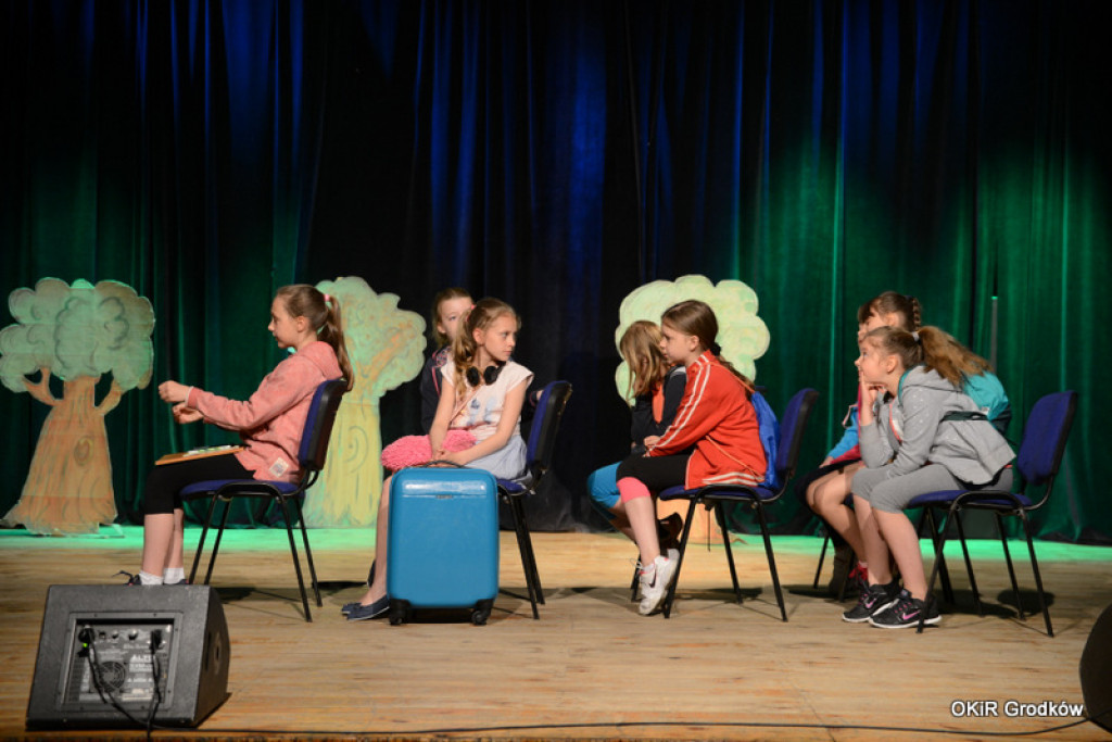 Powiatowy Festiwal Twórczości Artystycznej szkół w Grodkowie [fotorelacja]