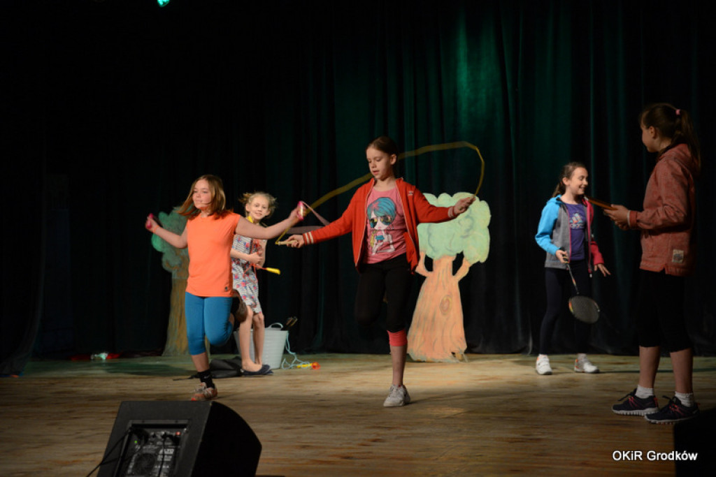 Powiatowy Festiwal Twórczości Artystycznej szkół w Grodkowie [fotorelacja]
