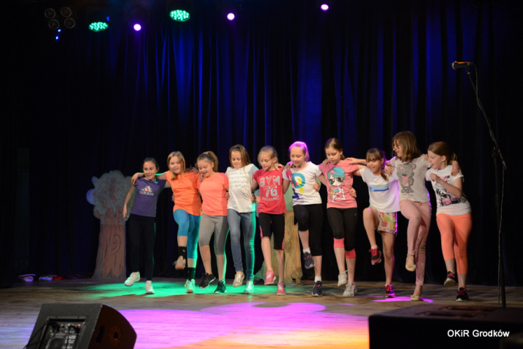 Powiatowy Festiwal Twórczości Artystycznej szkół w Grodkowie [fotorelacja]