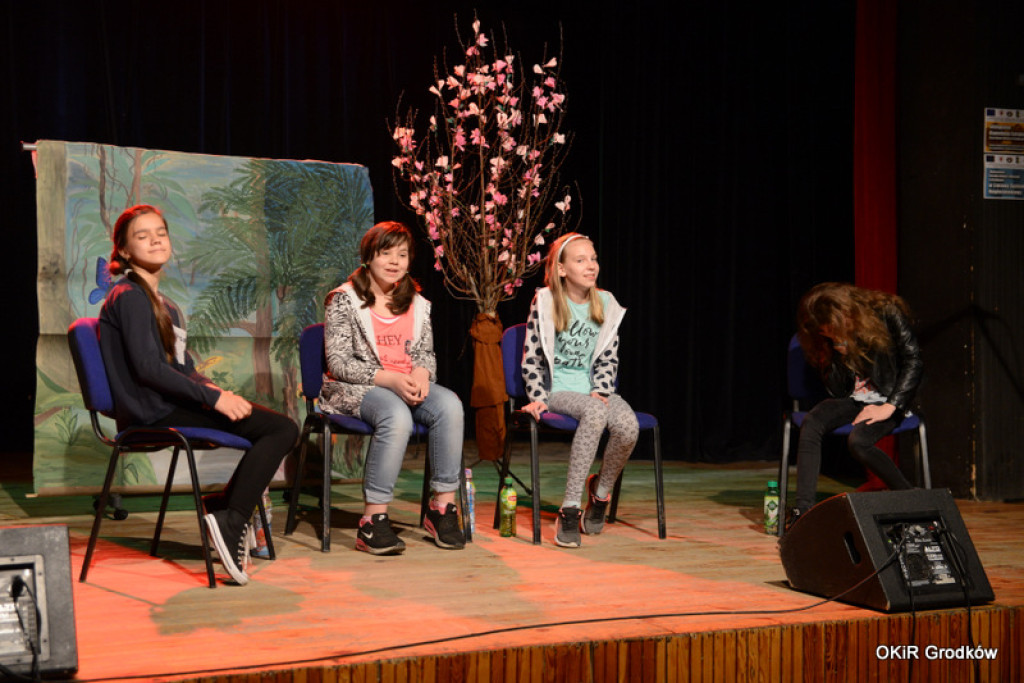 Powiatowy Festiwal Twórczości Artystycznej szkół w Grodkowie [fotorelacja]