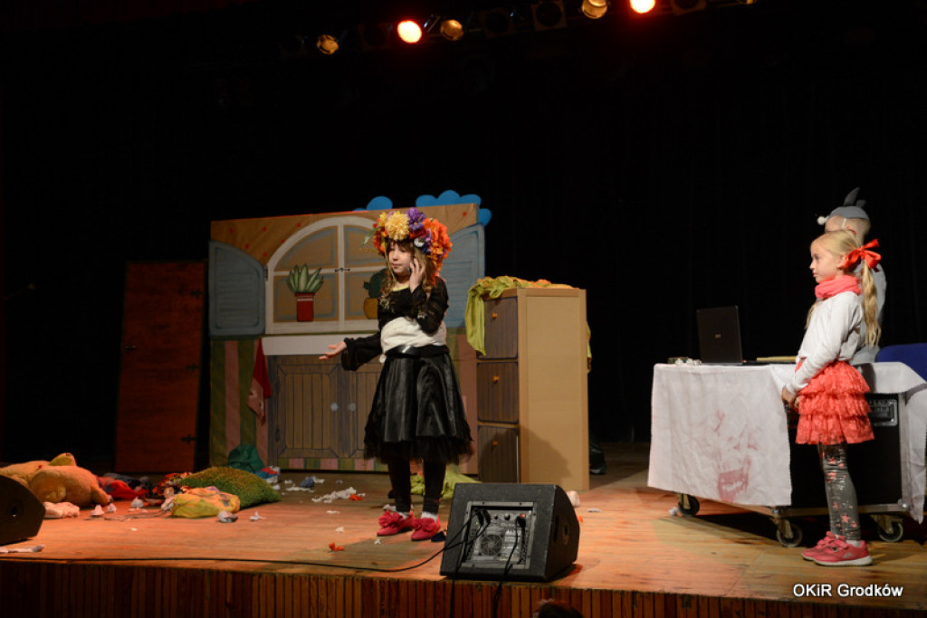 Powiatowy Festiwal Twórczości Artystycznej szkół w Grodkowie [fotorelacja]