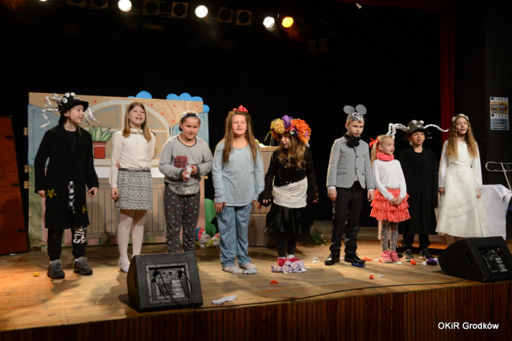 Powiatowy Festiwal Twórczości Artystycznej szkół w Grodkowie [fotorelacja]