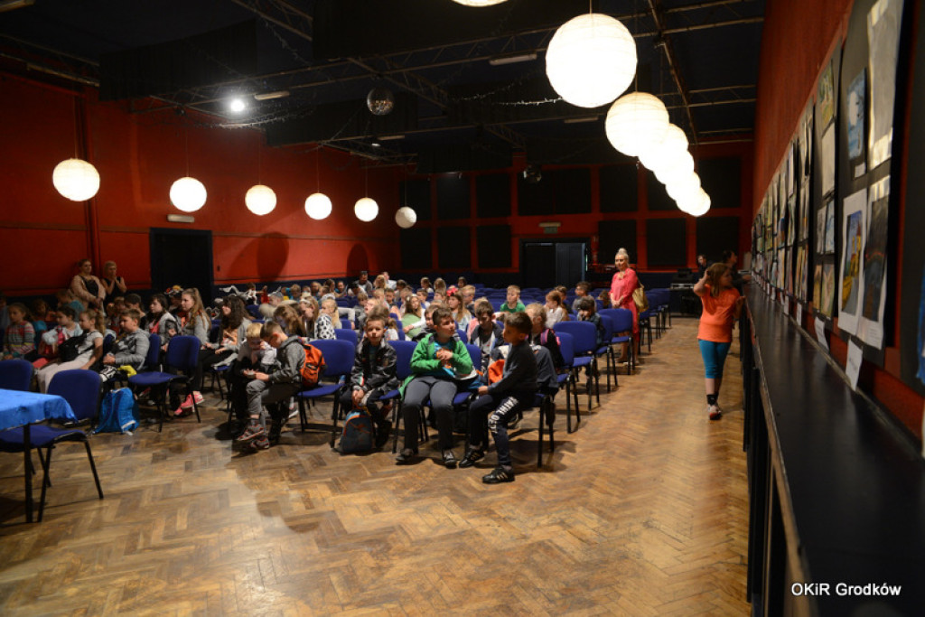 Powiatowy Festiwal Twórczości Artystycznej szkół w Grodkowie [fotorelacja]