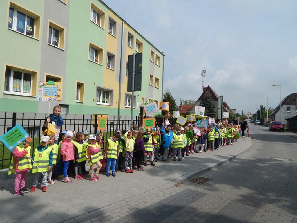 W PRZEDSZKOLU PUBLICZNYM NR 3 W BRZEGU OBCHODZONO OGÓLNOPOLSKIE DNI BEZPIECZNYCH PRZEDSZKOLI